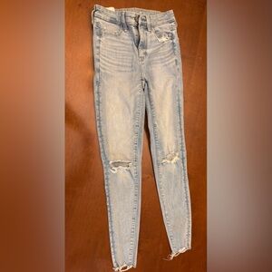 American Eagle Light Wash Distressed Skinny Jeans